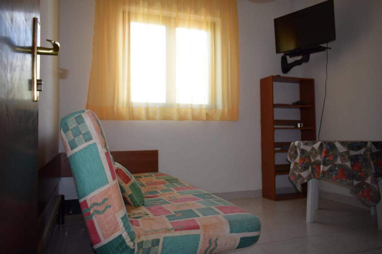 Apartmani Veronika ニン エクステリア 写真